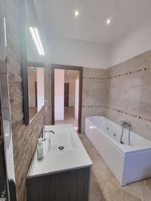 -5 Min From Bus Stop-Free Parking Rome Buitenkant foto